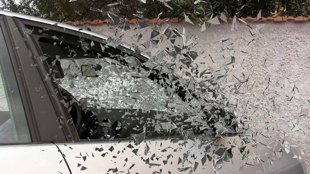 car-accident-337764_1280-1024x576