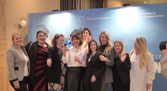 Organizacija OsnaŽene osvojila nagradu Regional Butterfly Innovation Award 2025 Western Balkans