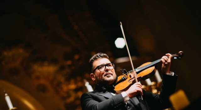 Koncert uz svetlost sveća u subotičkoj sinagogi: Vivaldijeva „Četiri godišnja doba” oduševila publiku