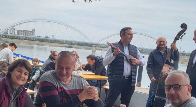 Festival „Čarde i bande“ otvoren na Sunčanom keju